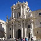 シラクサとパンタリカの岩壁墓地遺跡